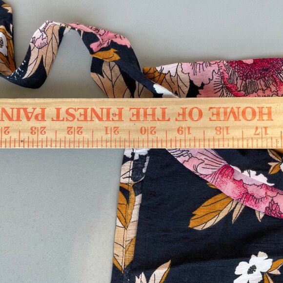 Billabong Shirt Size Medium Floral Crop Flare Sleeve Blouse Button Front Tie Nec - Picture 6 of 7